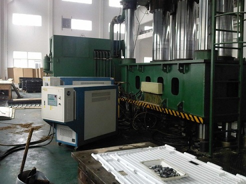 復(fù)合材料模溫機(jī)，玻璃鋼成型模具溫度控制機(jī)，炭纖維成型模溫機(jī)